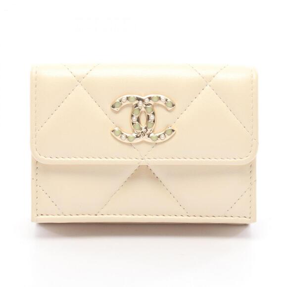 CHANEL White Leather Wallet